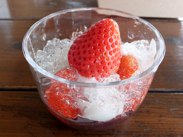 いちごあんみつ