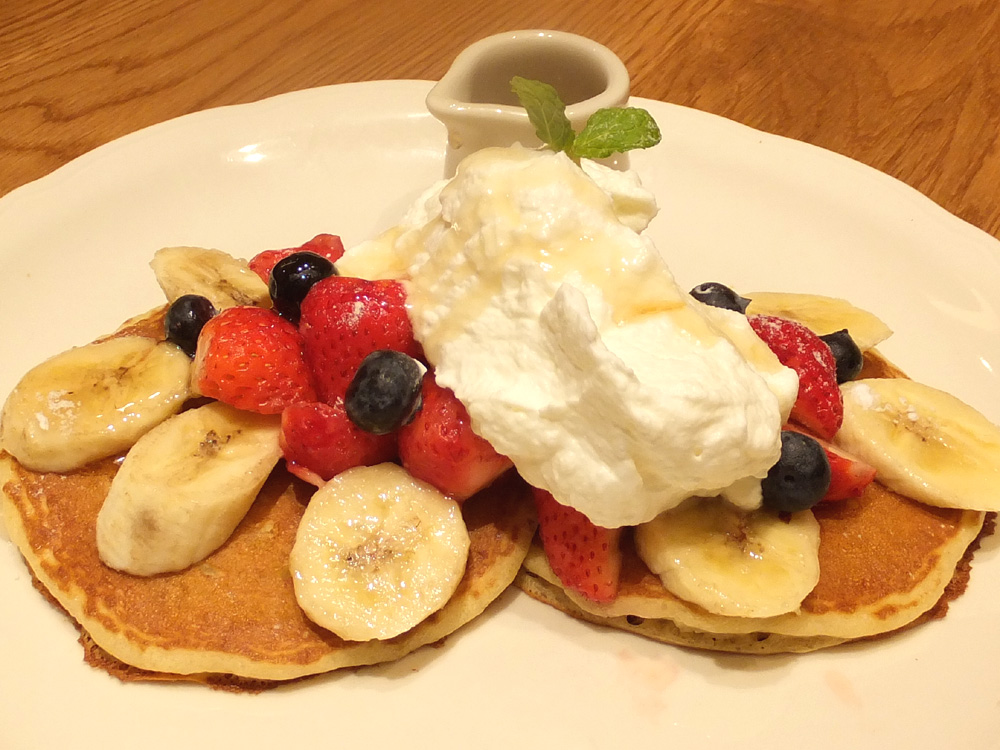 フルーツパンケーキ